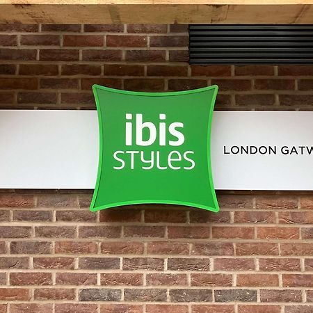 Ibis Styles London Gatwick Airport Hotel Crawley  Exterior photo